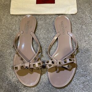 New Women’s Valentino Rockstud Jelly Flip Flop, 37